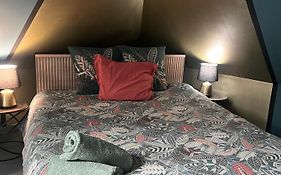 Suite l Instant suspendu maison 25m2 avec coin salon Wifi Netflix Maison Like&Love Duclair